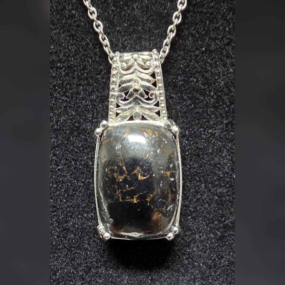 Matrix Silver Shungite Solitaire Pendant with Magnet NWOT